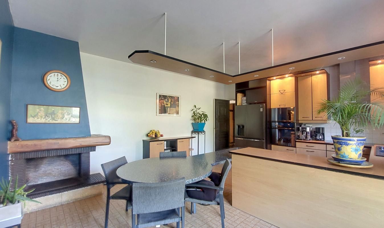 YERRES 91330- YERRES- Demeure de prestige de 310 m²- 10 pièces 4