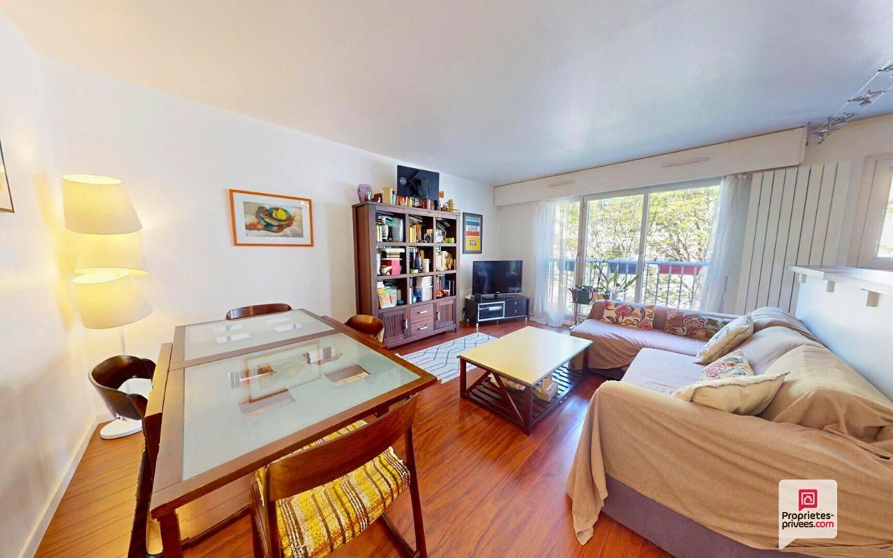 Appartement 3 pièces rénové, au calme, en coeur de ville à Cachan
