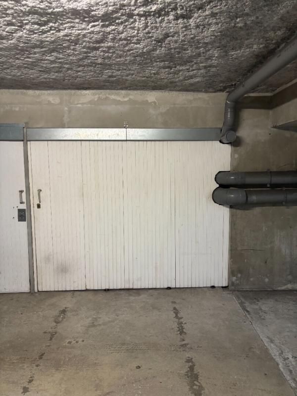 Parking / box Nice