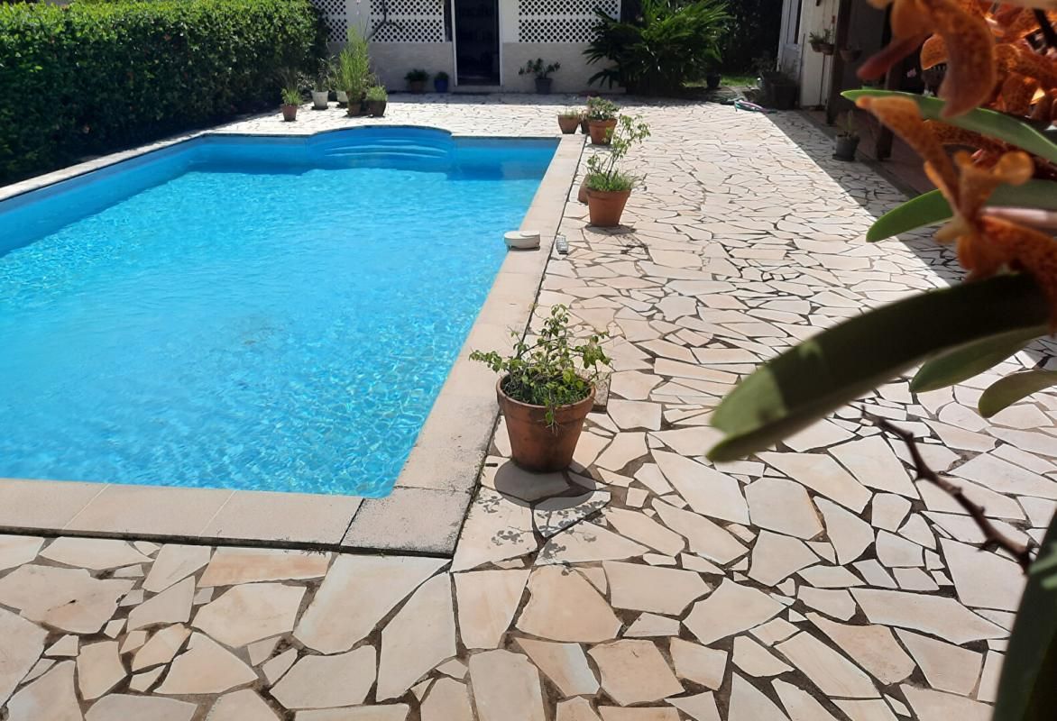 REMIRE-MONTJOLY Attila Cabassou VILLA 5 pièce(s) 132 m2 + PISCINE 2