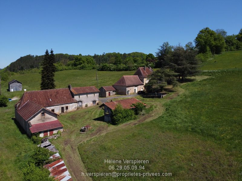 LE BUGUE Deux Maisons et Dépendances + 13HA de terrain 2