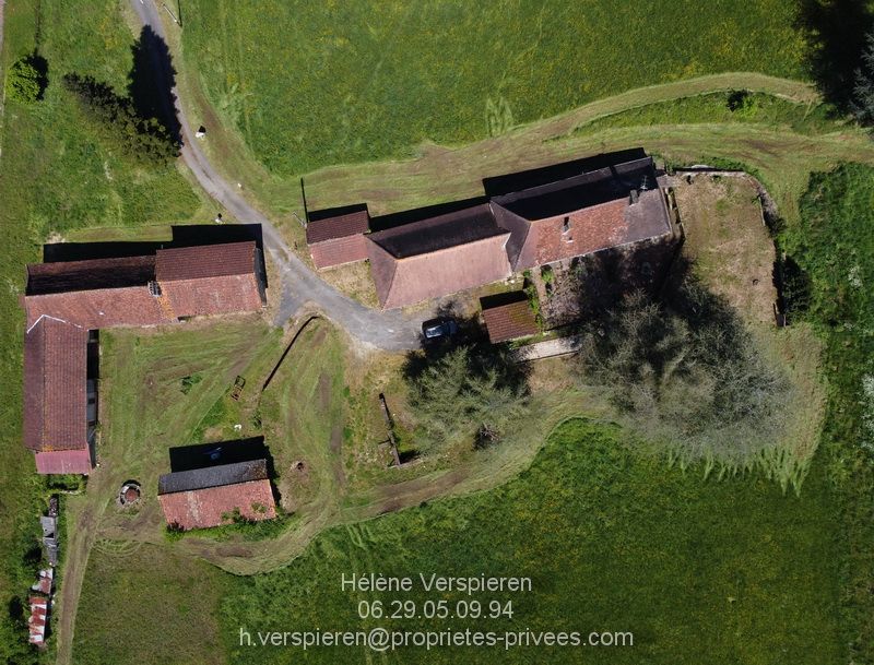 LE BUGUE Deux Maisons et Dépendances + 13HA de terrain 4