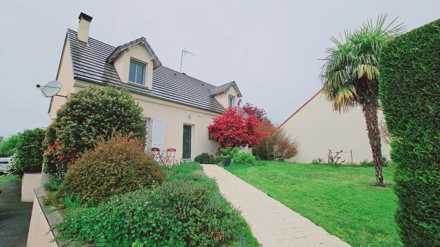 BOURGES MAISON 134M² 6 PIECES 5 CHAMBRES SOUS-SOL