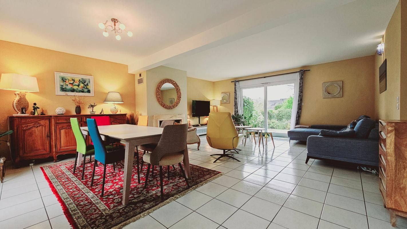 BOURGES BOURGES MAISON 134M² 6 PIECES 5 CHAMBRES SOUS-SOL 4