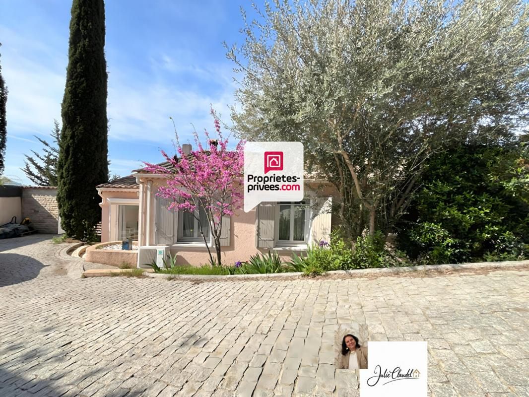 TARADEAU Maison de plain-pied avec piscine et vue panoramique 2