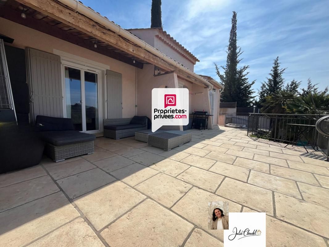 TARADEAU Maison de plain-pied avec piscine et vue panoramique 4