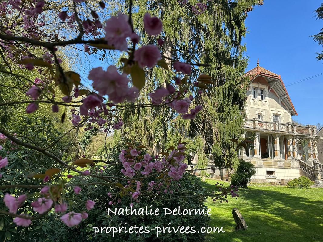 LE COUDRAY-SUR-THELLE Maison bourgeoise au charme préservé 2
