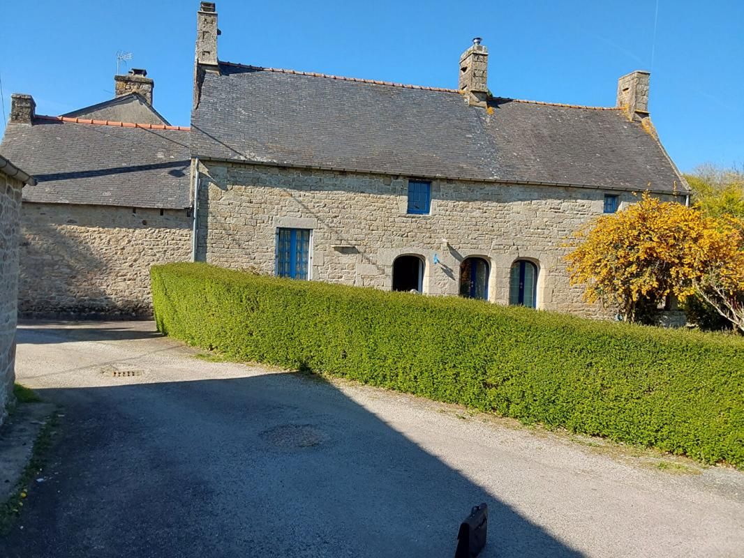 GLOMEL Maison Glomel 4 pièce(s) 100 m2 2