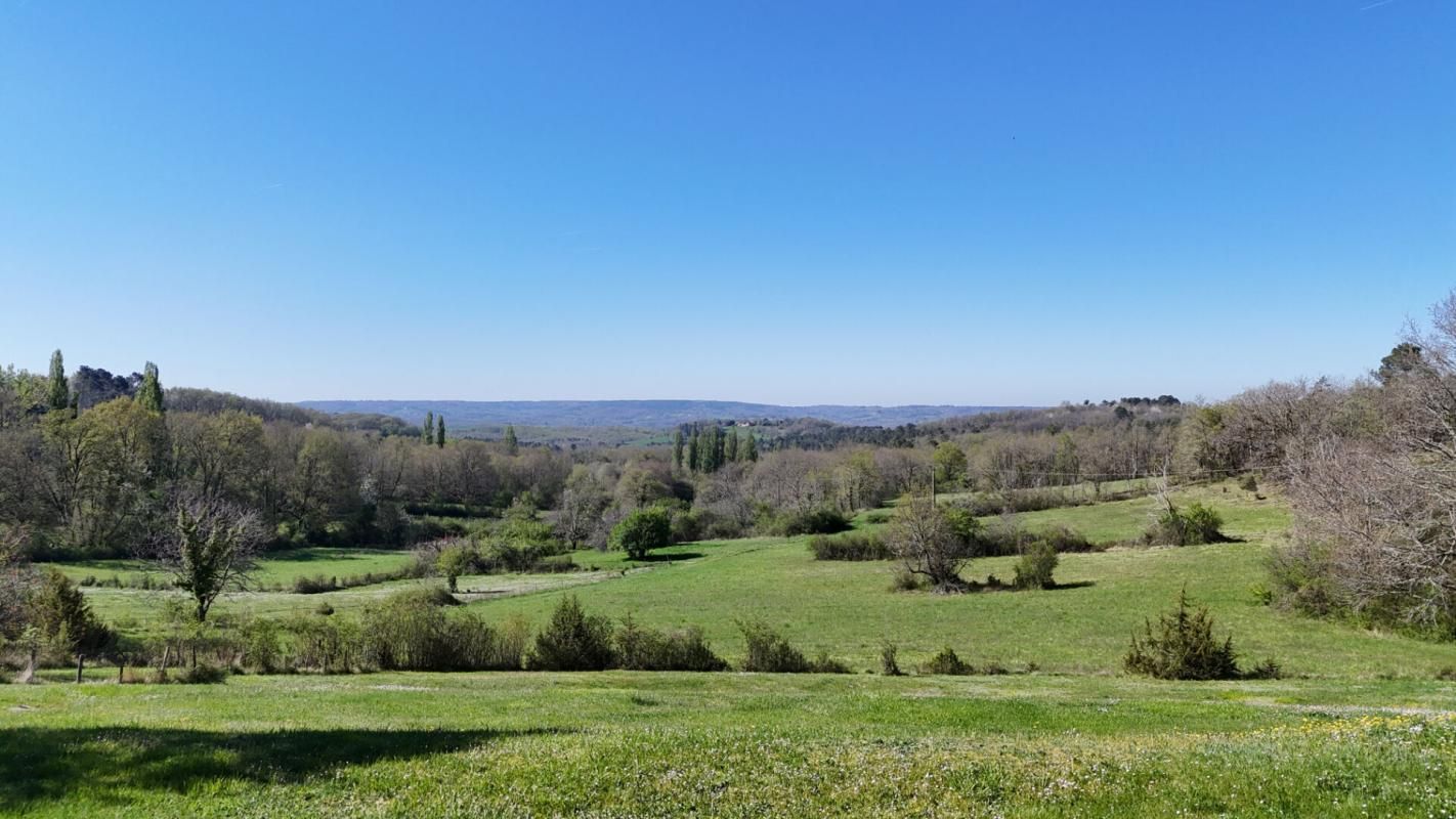 AUDRIX Maison avec 4 chambres sur un terrain de 6500 m2 avec piscine et superbe vue 4
