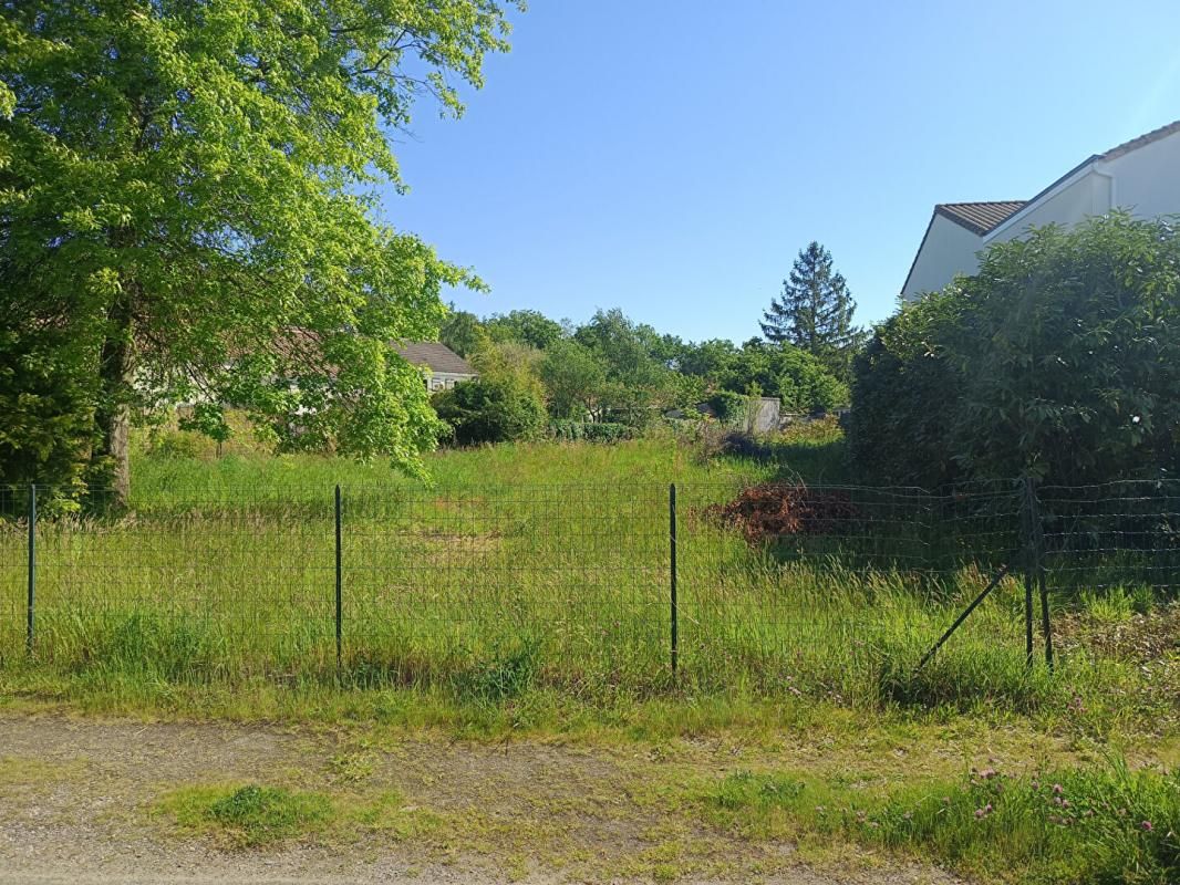 PONT-SAINT-MARTIN Terrain Pont Saint Martin 810 m2 2