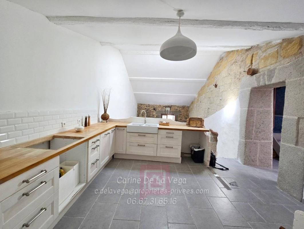 MONTBLANC Maison de village atypique de 135m² fort potentiel 2