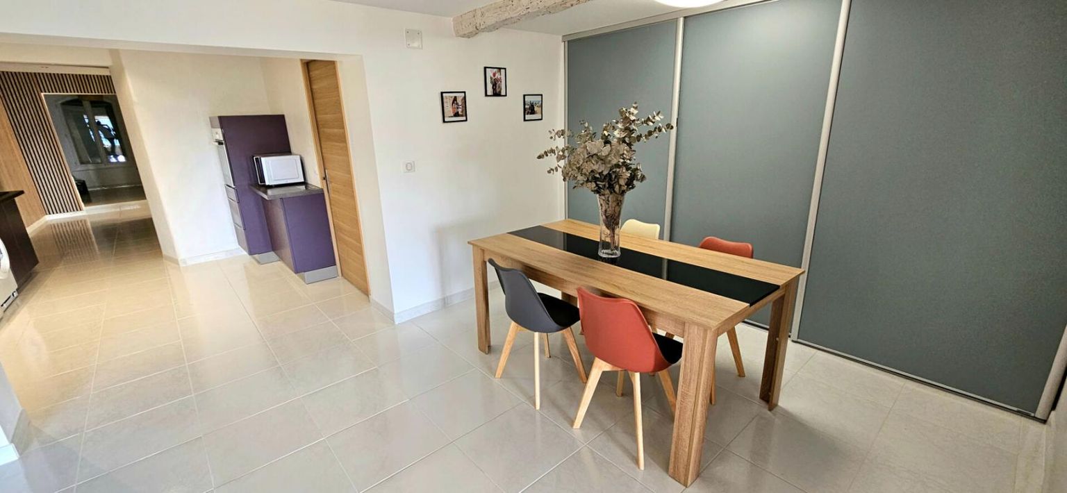 CLAVIERS Appartement totalement rénové avec terrasse tropezienne 4