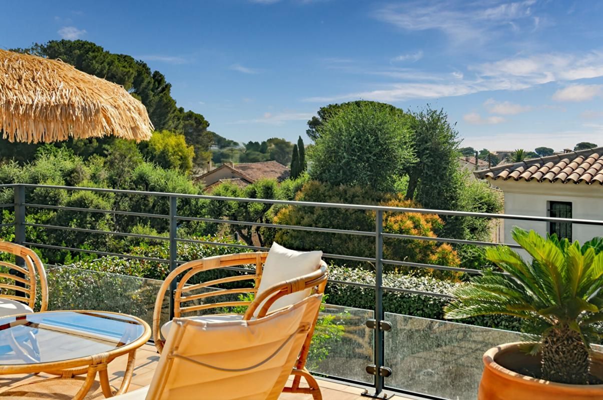 FREJUS Saint-Aygulf villa contemporaine vue mer avec piscine 4
