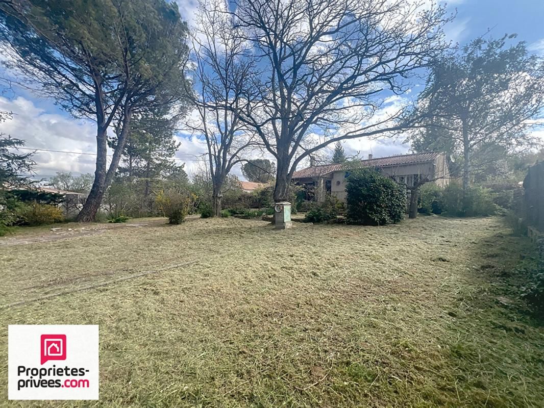 Rians VILLA T5 avec garage sur 2393 m² de terrain plat et clos
