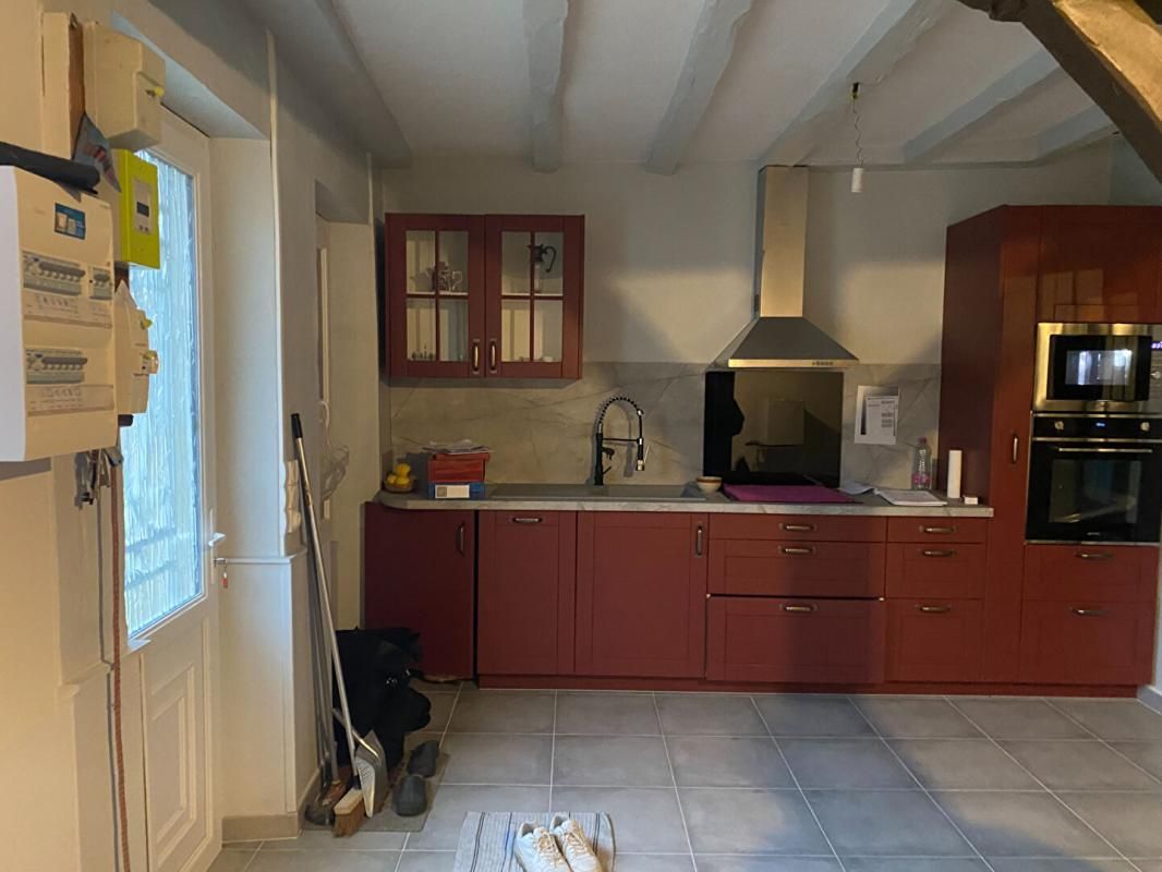 MEZIERES-EN-BRENNE Maison Mezieres En Brenne 2 pièce(s) 57 m2 2