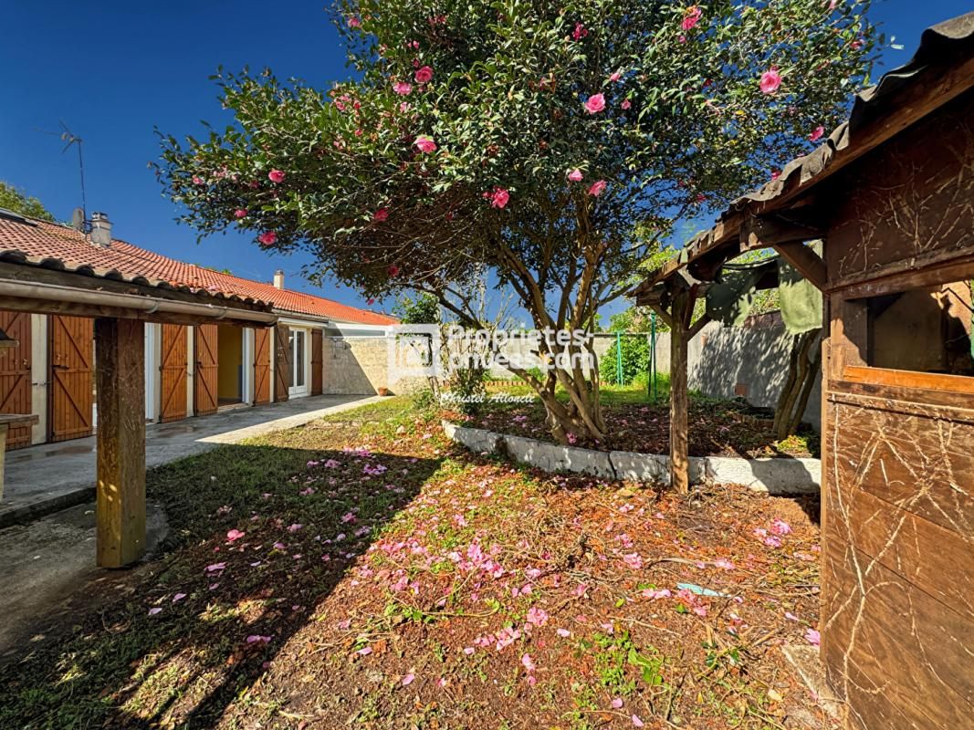 SAINT-MEDARD-EN-JALLES ST MEDARD EN JALLES - MAISON 4 CHAMBRES GARAGE JARDIN 2