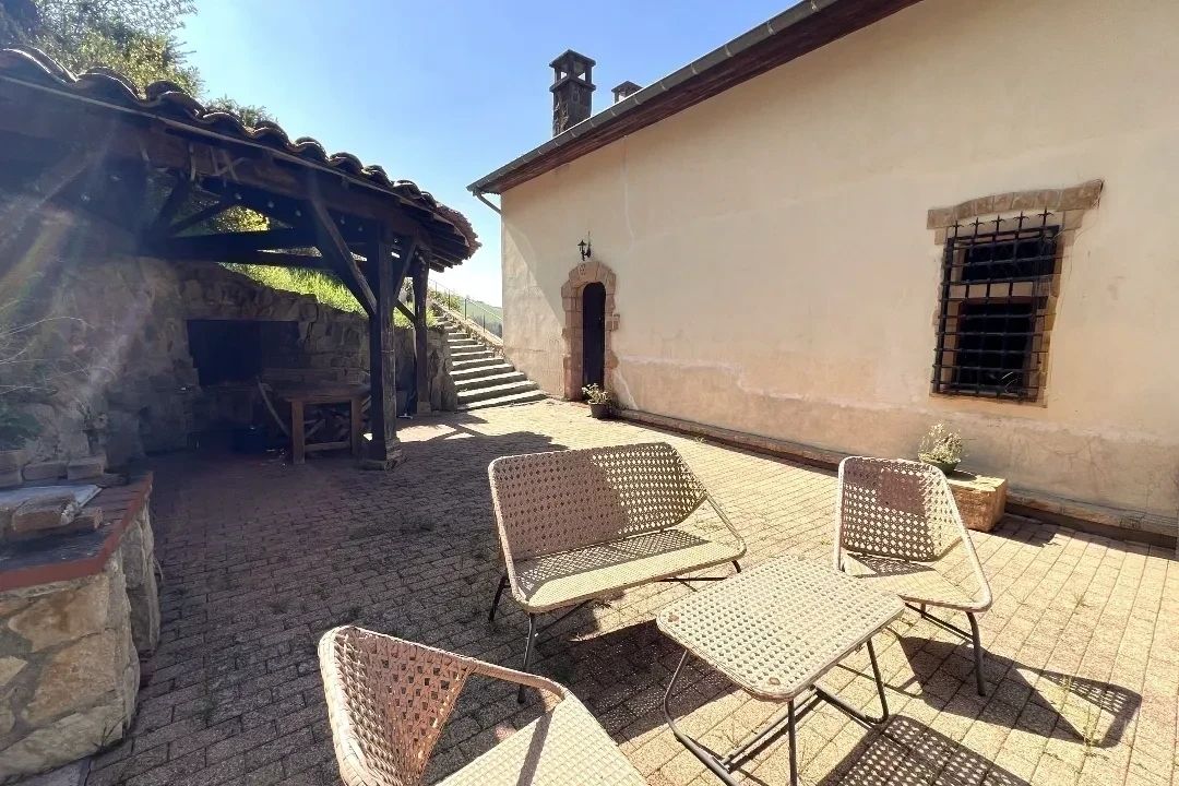 CHAMELET CHAMELET. Maison 5 chambres 183 m2 sur terrain 2