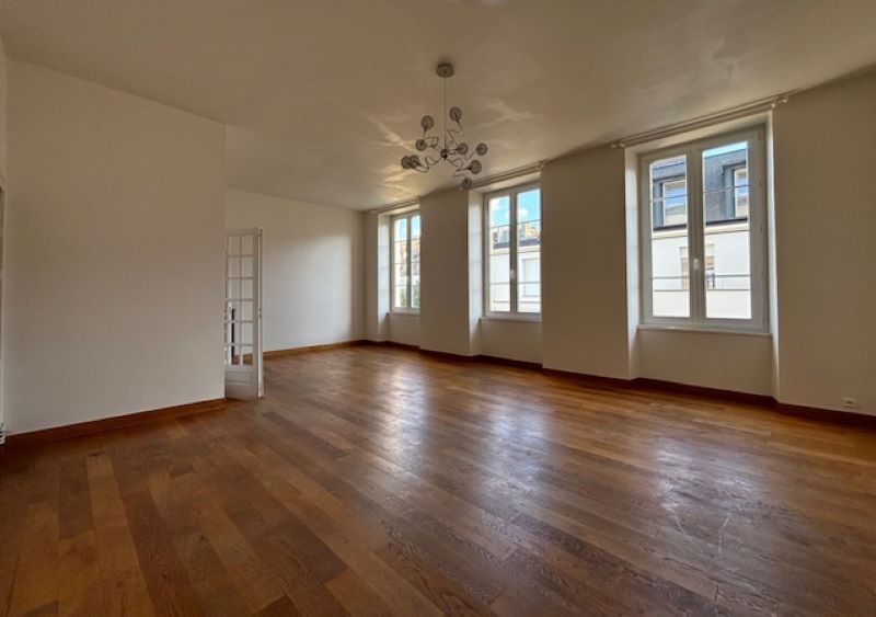 APPARTEMENT TYPE 4 -110 M²-CENTRE-VILLE-LUMINEUX SPACIEUX