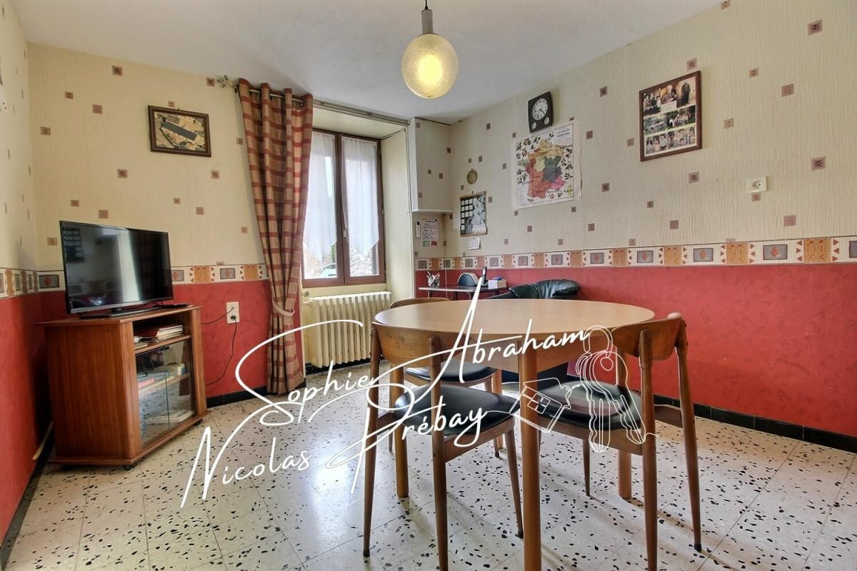 ANGERVILLE Maison de 5 pièces, 3 chambres, bureau, dépendance, jardin 4
