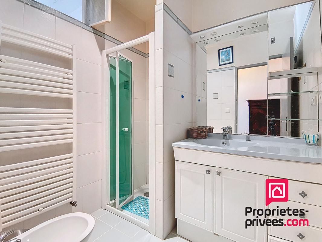 ROUGIERS Maison de village avec extérieur 4