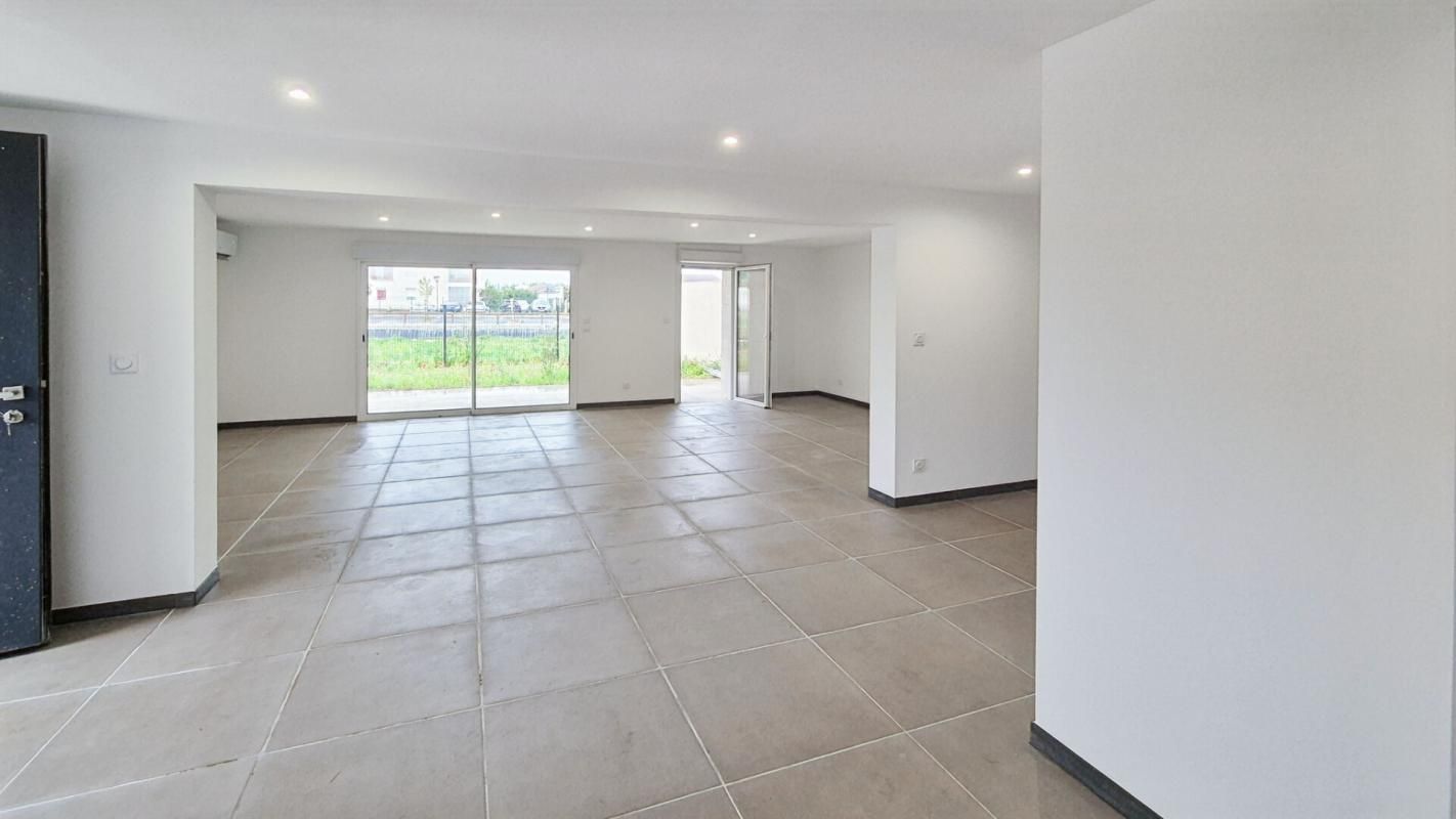 SARRIANS Maison Sarrians 4 pièce(s) 122 m2 259 000 2