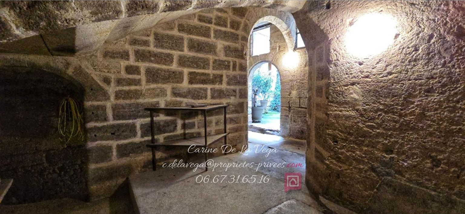 PéZENAS Appartement de caractère 219m² à rénover - Coeur historique de Pézenas 2