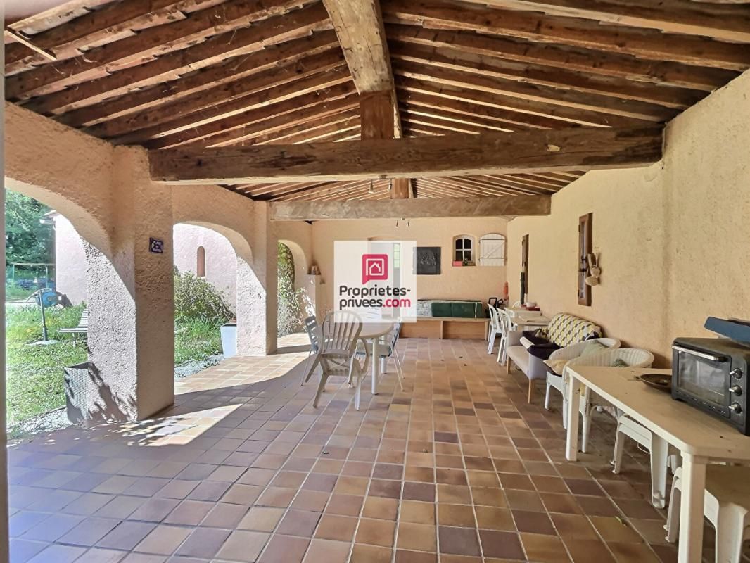 DRAGUIGNAN Maison de type 5 - Piscine 3
