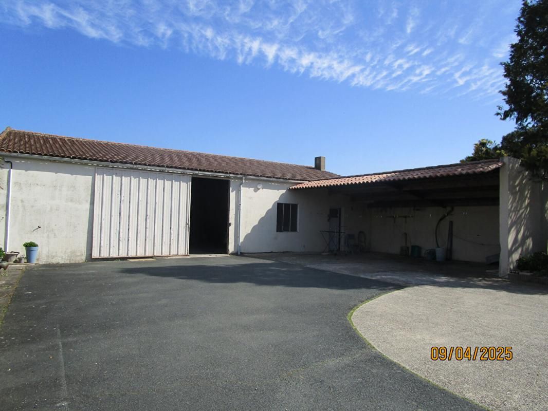 AVRILLE Maison Avrille 5 pièce(s) 125.40 m2 2