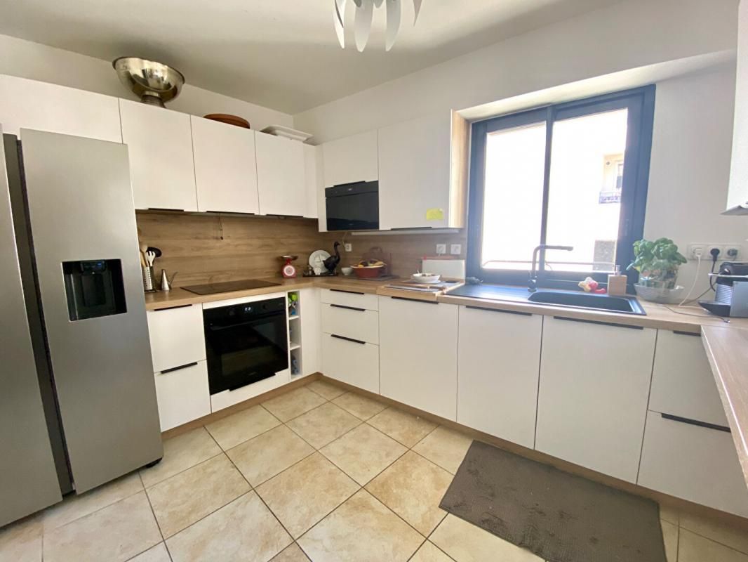 SIX-FOURS-LES-PLAGES Appartement Six Fours Les Plages 4 pièce(s) 95 m2 2