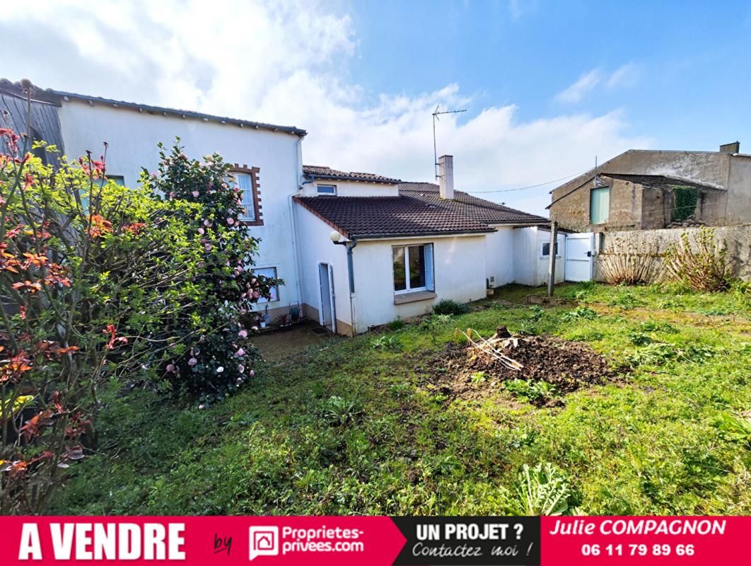 SAINT-QUENTIN-EN-MAUGES MAISON 5 CHAMBRES - TERRAIN- GARAGES ET DEPENDANCES 2
