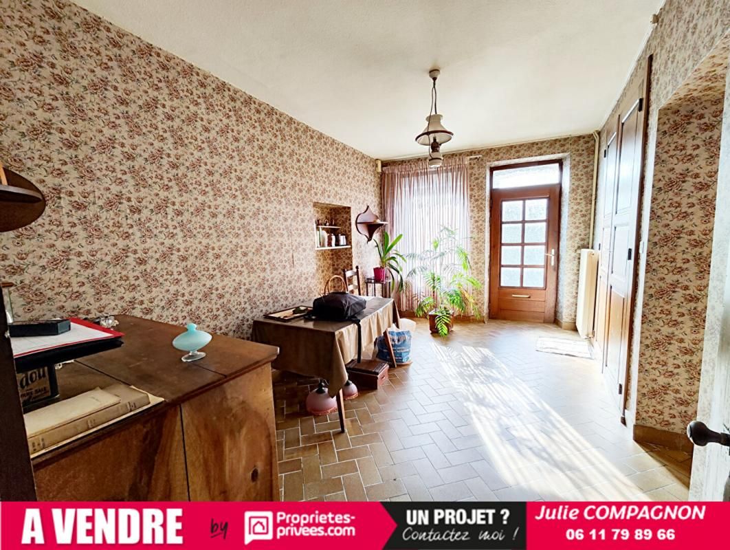 SAINT-QUENTIN-EN-MAUGES MAISON 5 CHAMBRES - TERRAIN- GARAGES ET DEPENDANCES 4