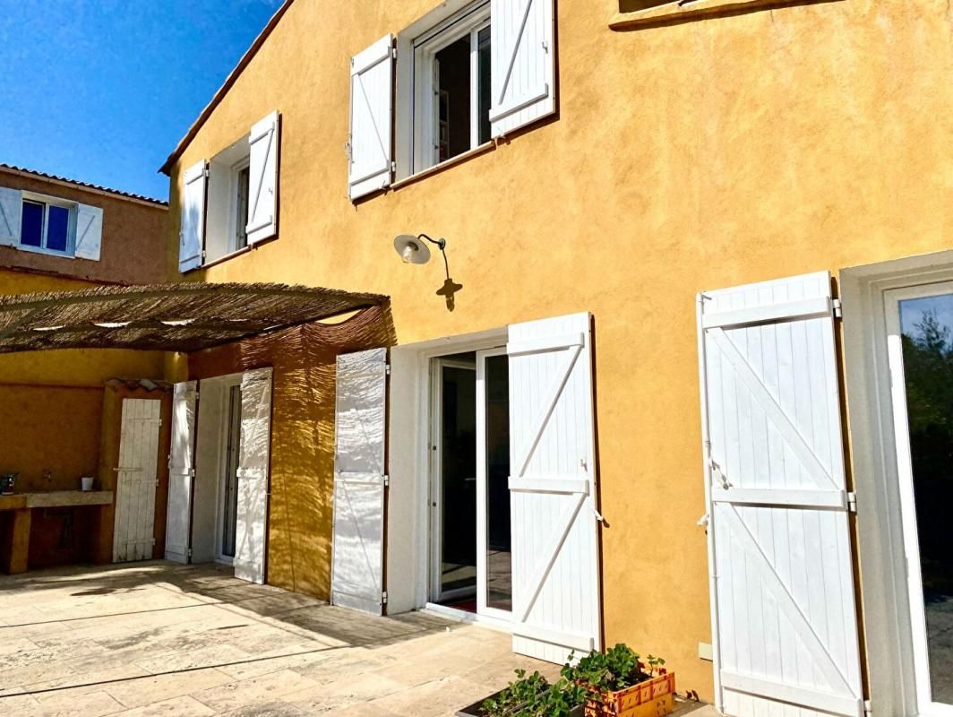 LE CASTELLET Maison Le Castellet 4 pièce(s) 100m2 2