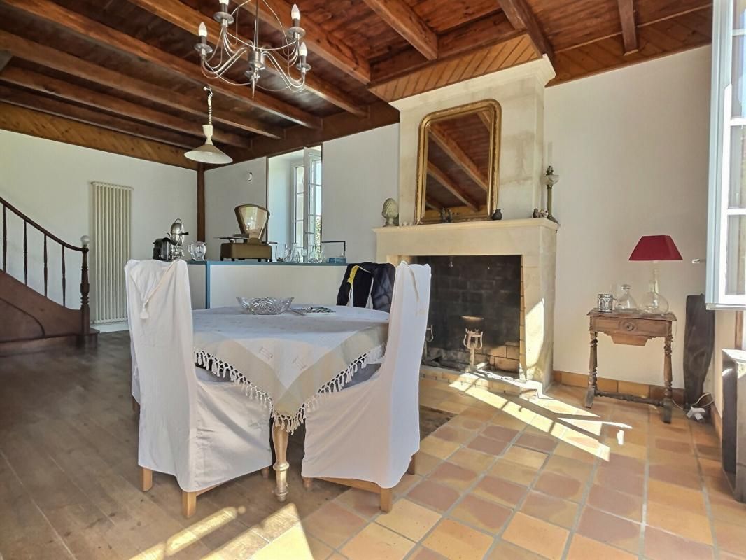 LA VALLEE 17250 - Maison La Vallée 5 pièce(s) 140 m2 + 120 m2 à finir de rénover - 3