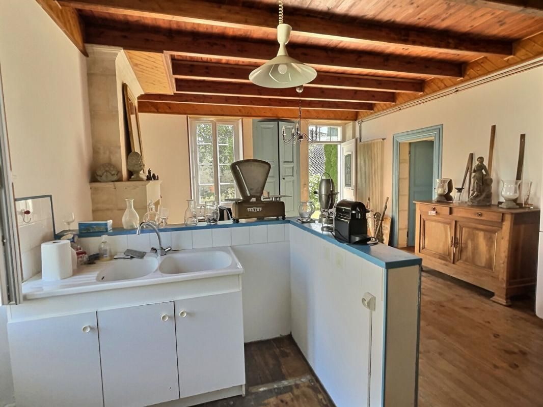 LA VALLEE 17250 - Maison La Vallée 5 pièce(s) 140 m2 + 120 m2 à finir de rénover - 4