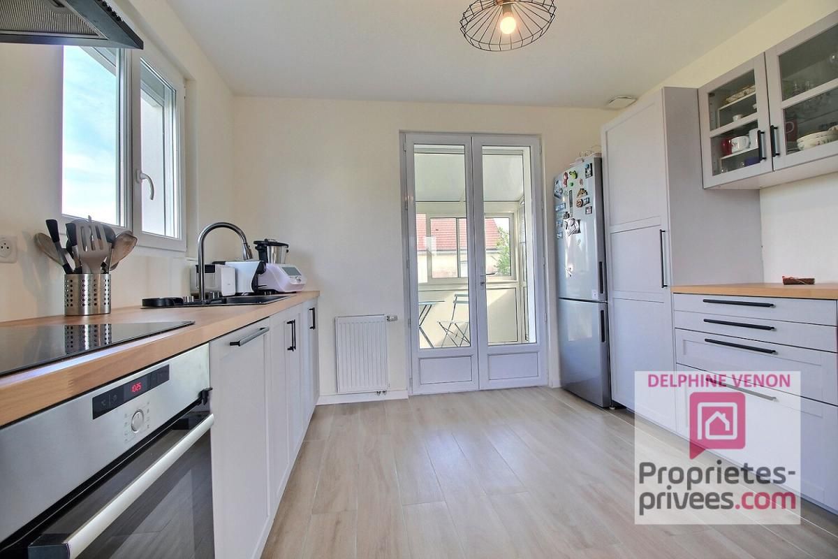 CHATEAUNEUF-SUR-LOIRE Exclusivité - Maison avec 4 chambres dont 2 en rdc sur un terrain de 700 m² 2