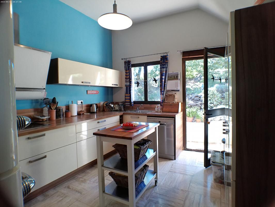 NIZAS Vente  proche Pezenas, maison 3 chambres et garage, au calme , avec grand jardin  arboré 3