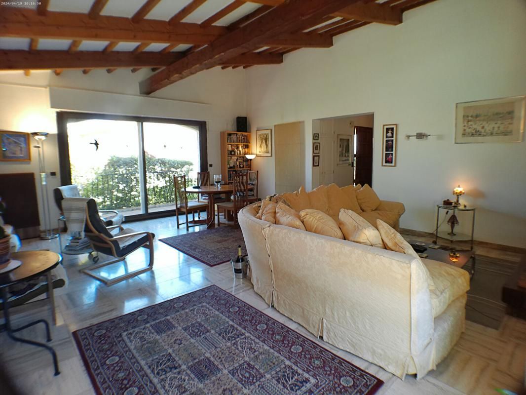 NIZAS Vente  proche Pezenas, maison 3 chambres et garage, au calme , avec grand jardin  arboré 4
