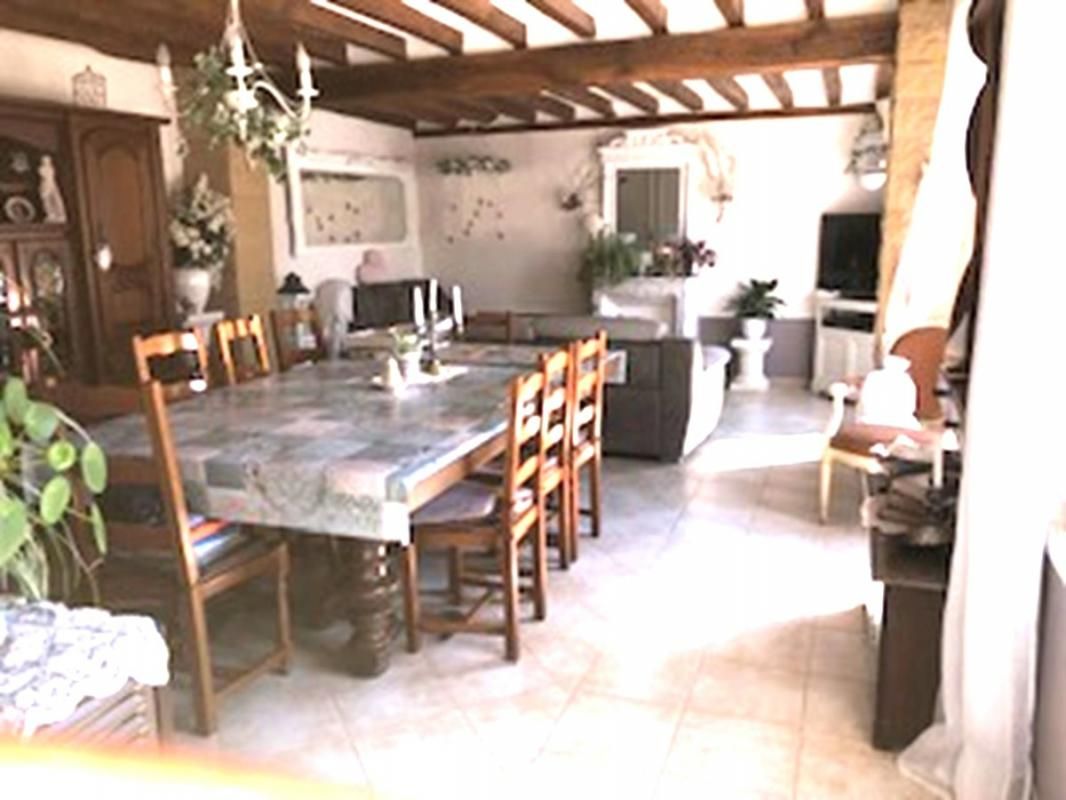 GAMACHES-EN-VEXIN Longère 4 chambres 108 M2 2