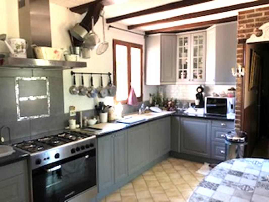 GAMACHES-EN-VEXIN Longère 4 chambres 108 M2 4