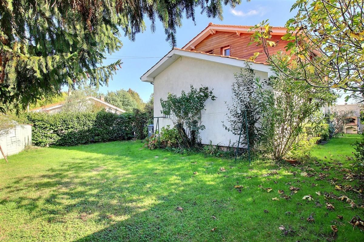 Spacieuse maison 6 pièces avec jardin & garage Sainte-Eulalie