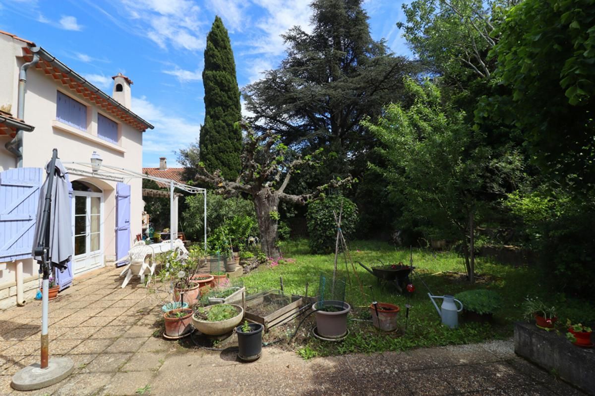 VILLENEUVE-LES-AVIGNON Maison Villeneuve Les Avignon 6 pièce(s) 150 m2 2