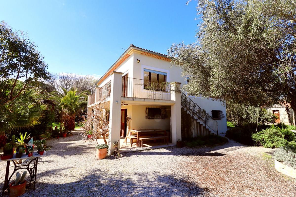 VILLENEUVE-LES-AVIGNON Maison en Viager occupé sans rente. Villeneuve-Lès-Avignon 9 pièce(s) 174 m2 2