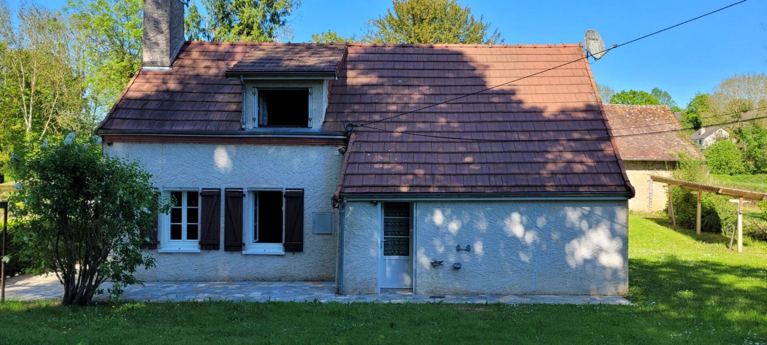MAISON ANCIENNE A RENOVER DANS UN CADRE BUCOLIQUE
