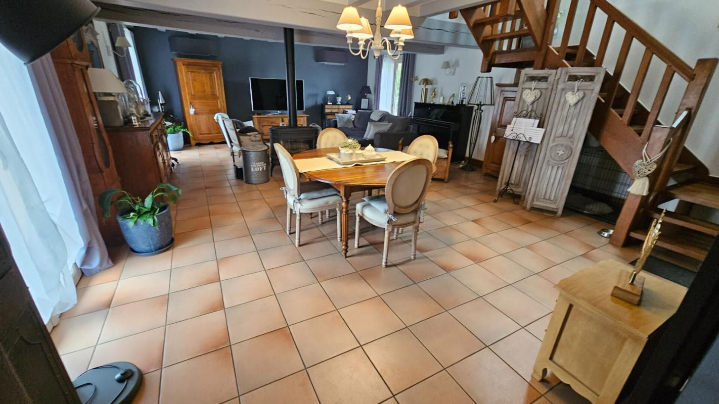 HOUDAN Houdan proche / Maison rénovée 3 chambres 2