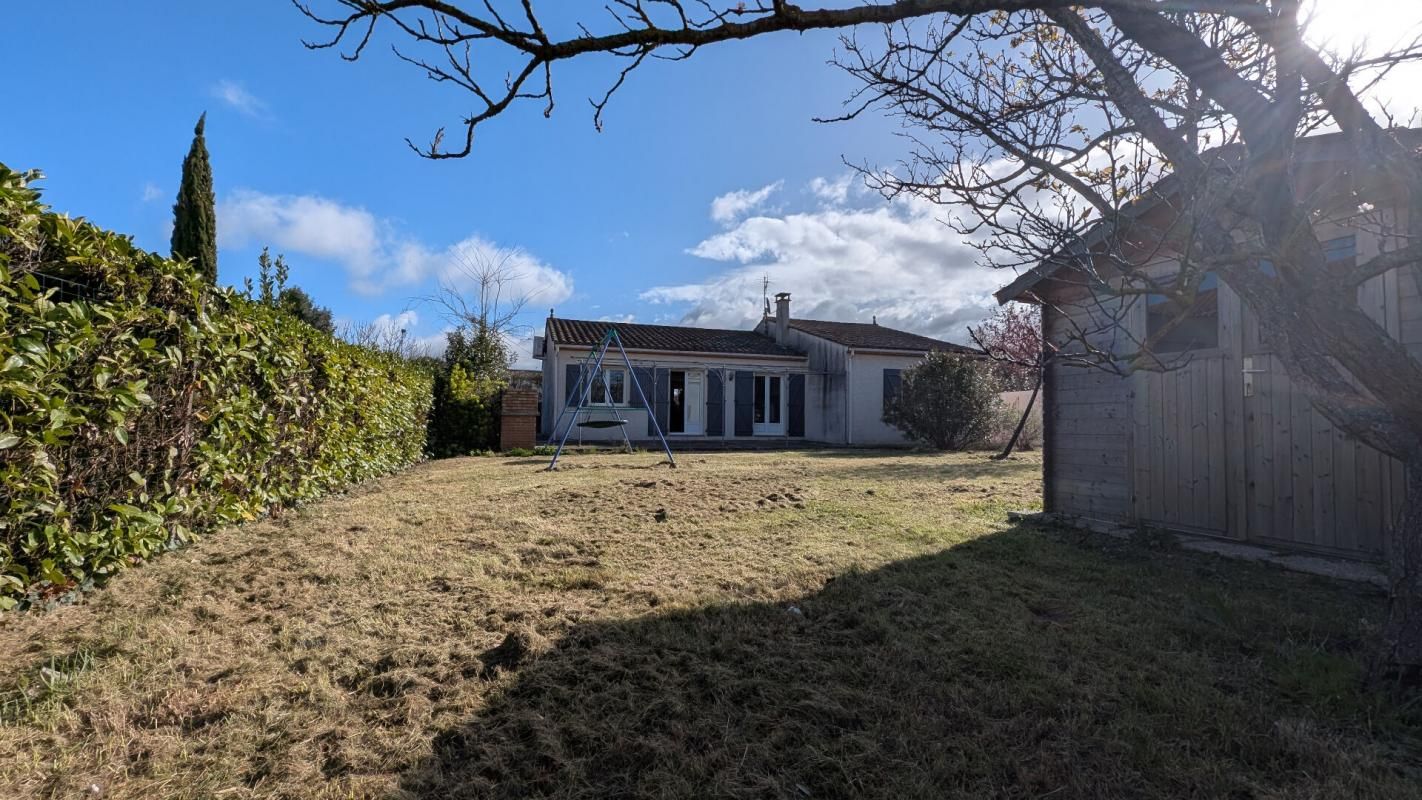 Villa T5 de 139 m² de plain pied avec annexe de 66 m² sur un terrain de 1314 m²