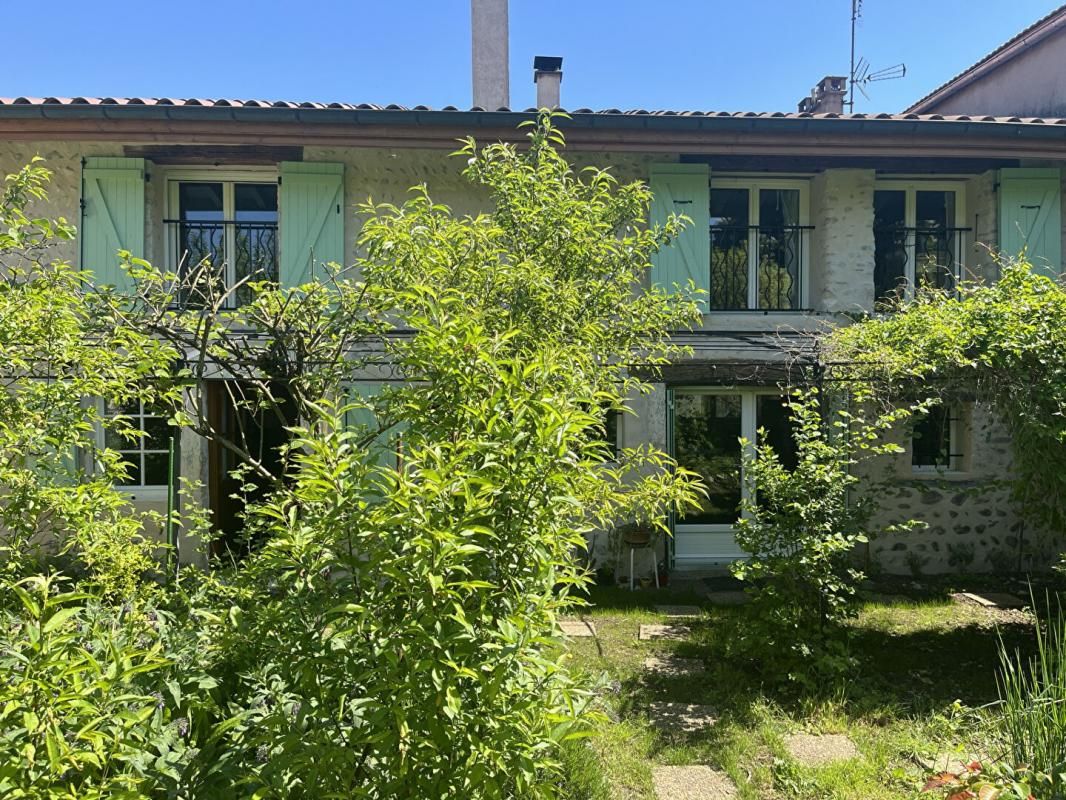 Maison Ambronay 4 pièce(s) 156 m2