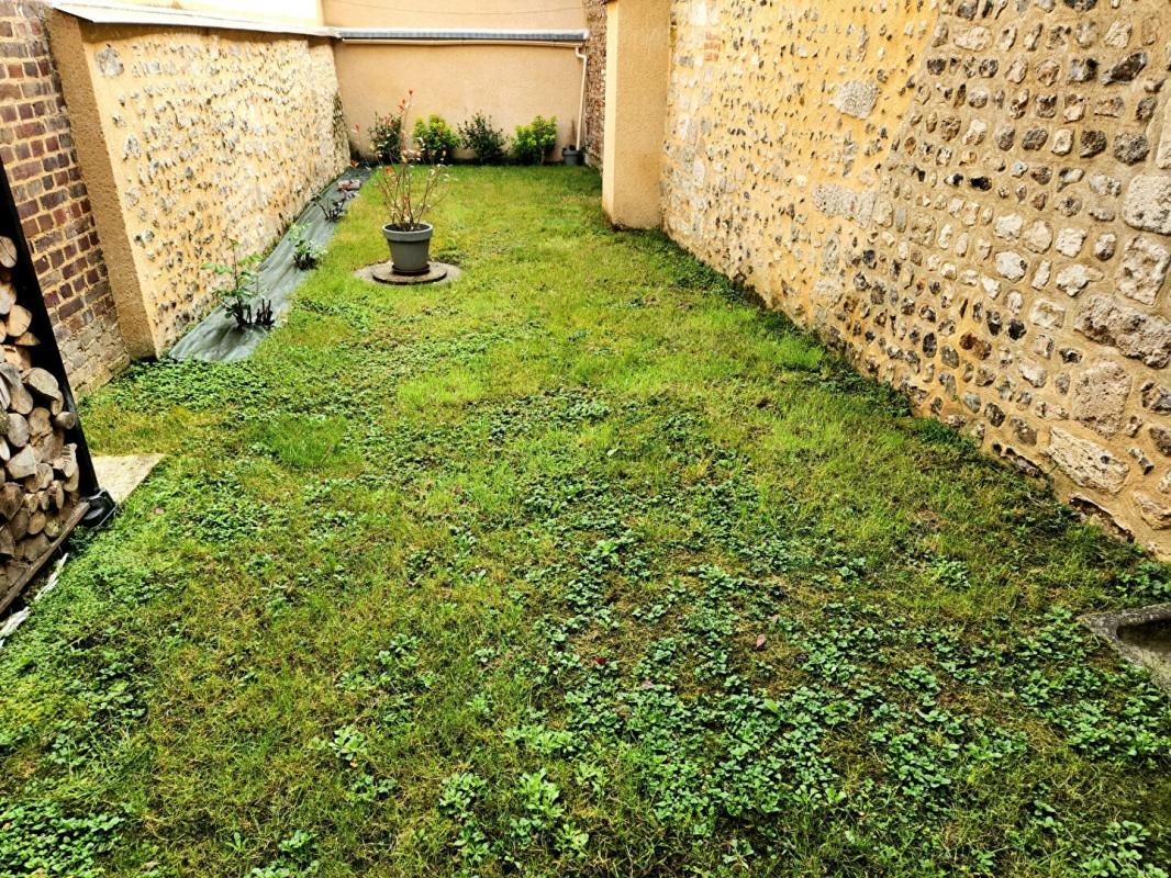 LES ANDELYS Exclusivité : Petit Andelys, agréable maison sans travaux de 94.50 m2 proche des bords de Seine, - 2 chambres sur 153 m2 de terrain - Prix 317.700 3