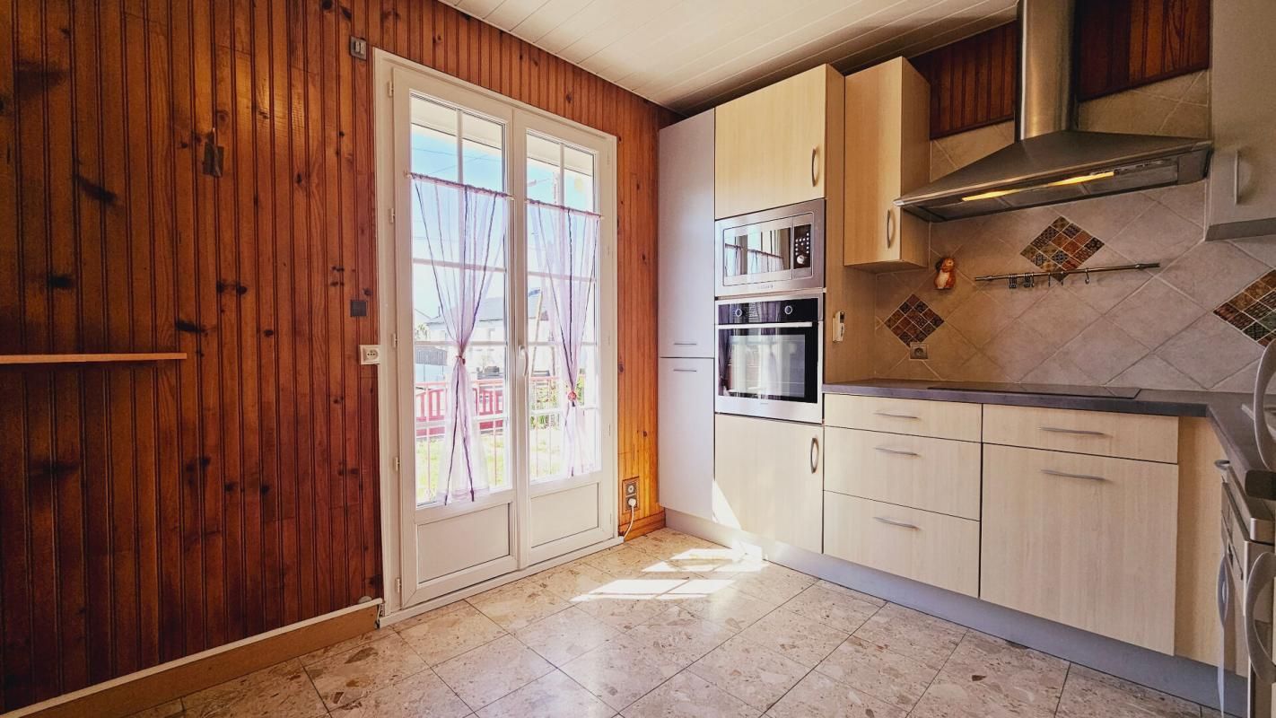 SAINT-GERMAIN-DU-PUY MAISON 4 PIECES 89.4M² SOUS-SOL JARDIN GARAGE 3
