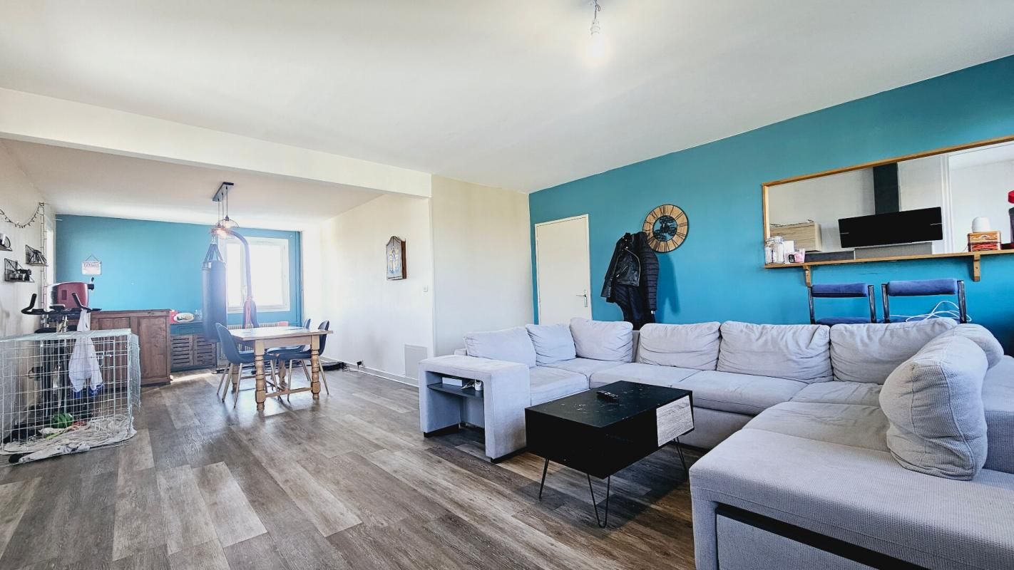 SAINT-DOULCHARD SAINT DOULCHARD APPARTEMENT DE 86M² 4 PIECES PARKING 1