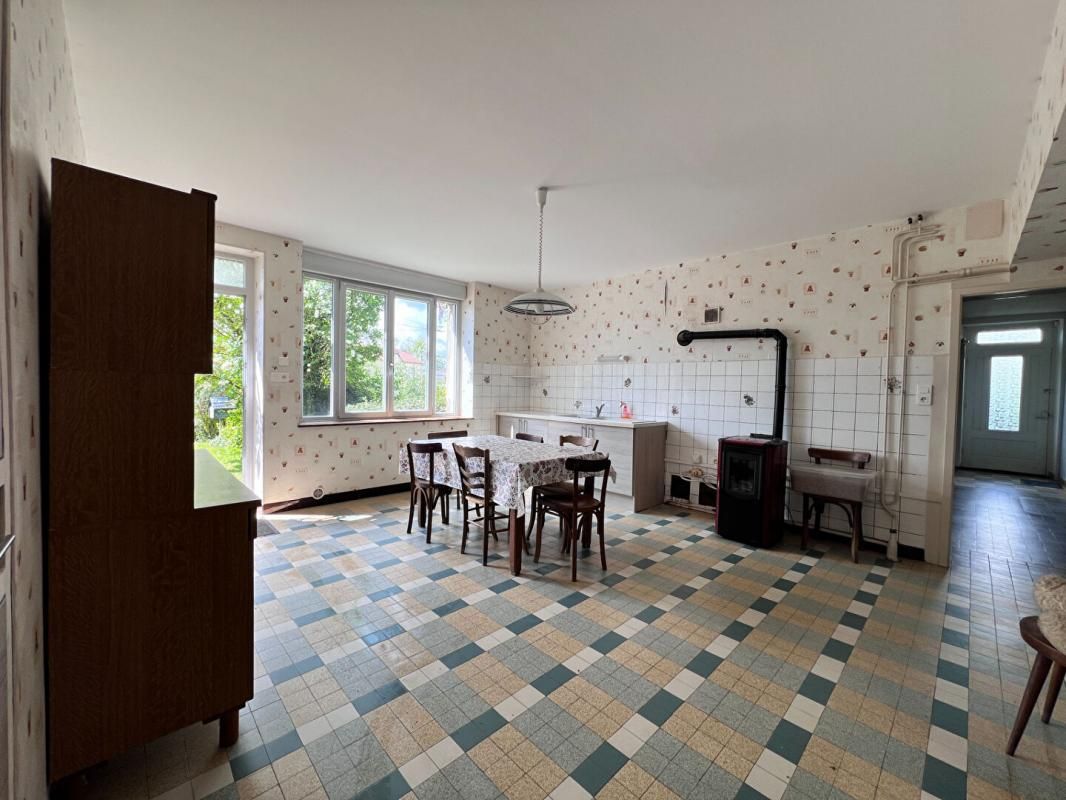 FRETIGNEY-ET-VELLOREILLE 70130 - FRETIGNEY ET VELLOREILLE - 153 m² - 5 Chambres - Prix : 169000 honoraires charge vendeur 4